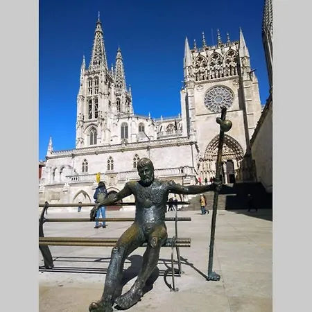 Apartment La Joya Del 32. Centro De Burgos. Wifi *