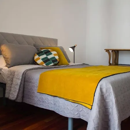 Apartment La Joya Del 32. Centro De Burgos. Wifi *